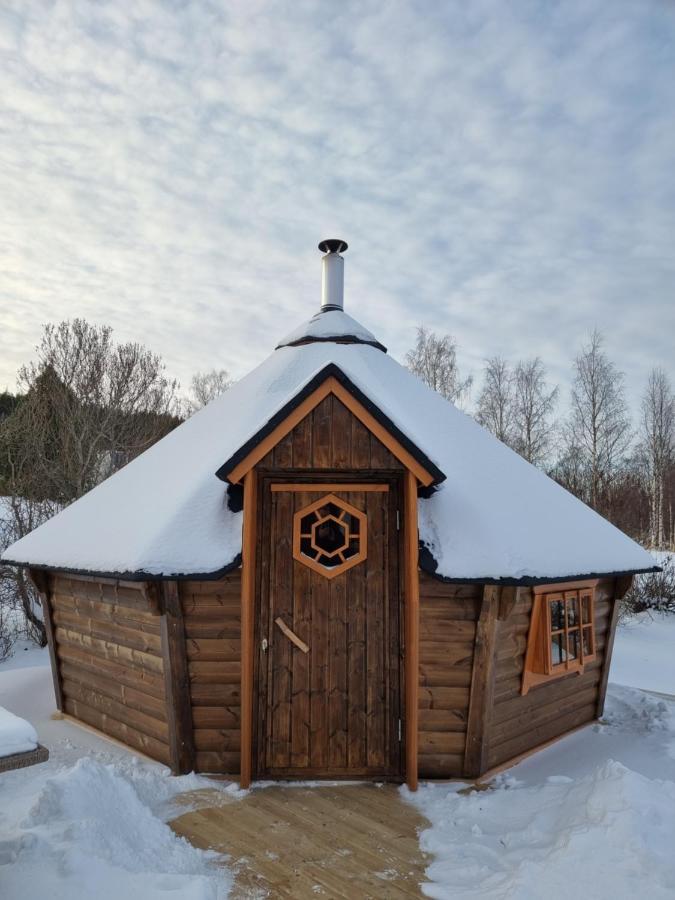 Отель The Friendly Moose Эверторнео Экстерьер фото